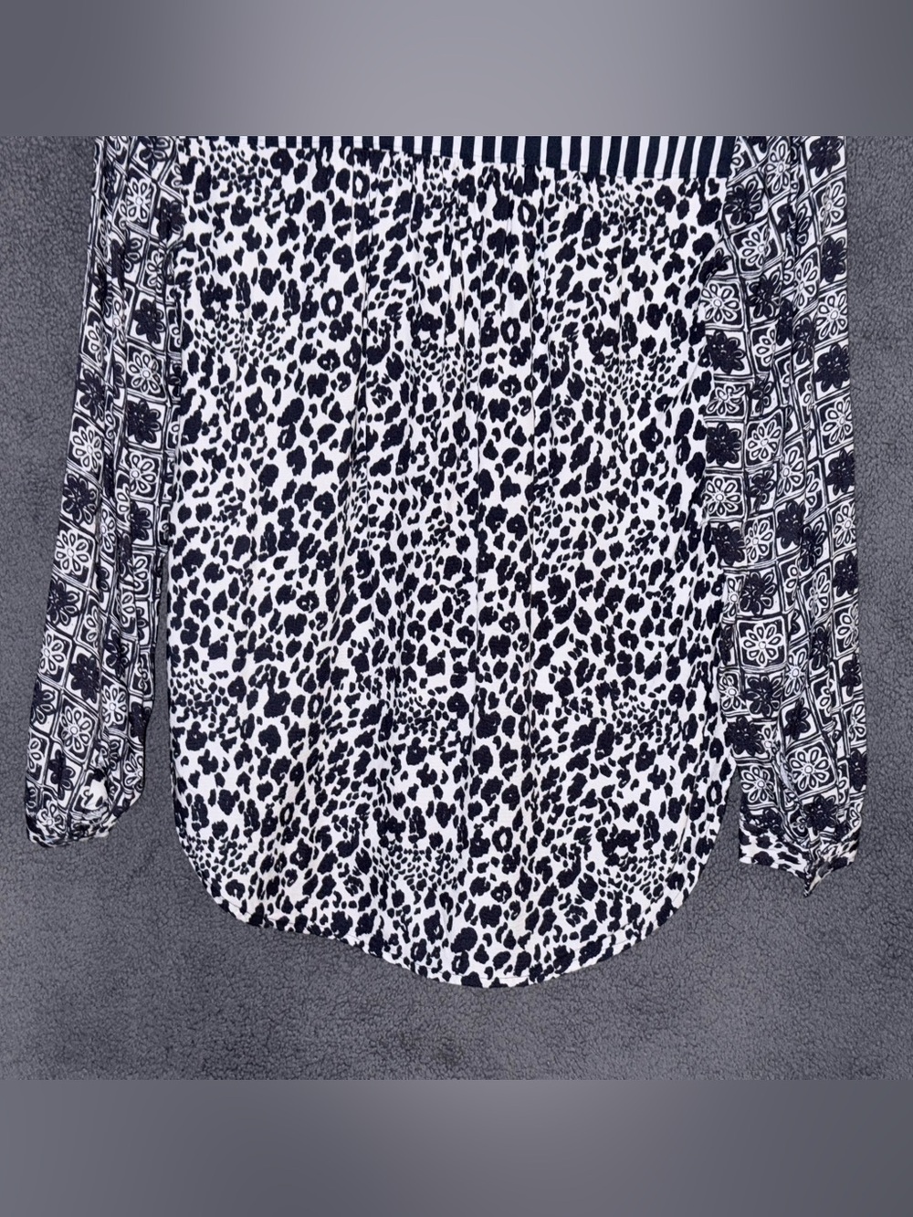 Maeve by Anthropologie Black and White Mixed-Print Button-Down Shirt Size XXSP - Picture 8 of 10